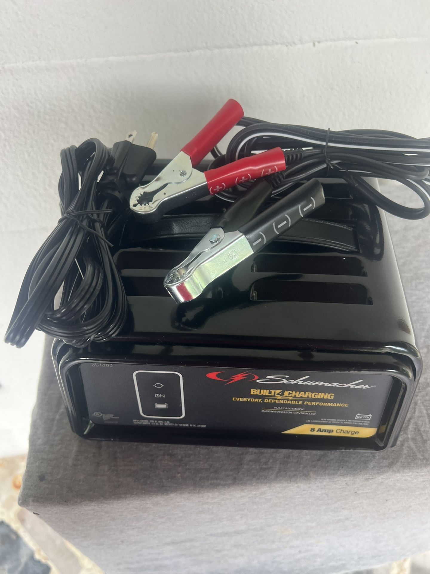 BATTERY CHARGER