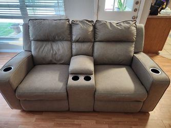 Ashley Lavenhorne Recliner Loveseat (2 Seater Couch)