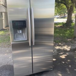 Used Stainless Steel Samnsung Refrigerator 