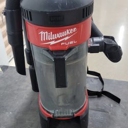 Milwaukee M18 Vacuum