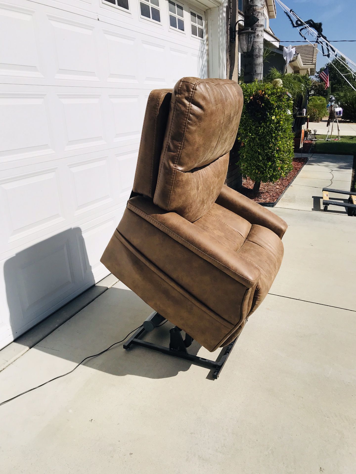 Electric Power Lift Recliner w/remote