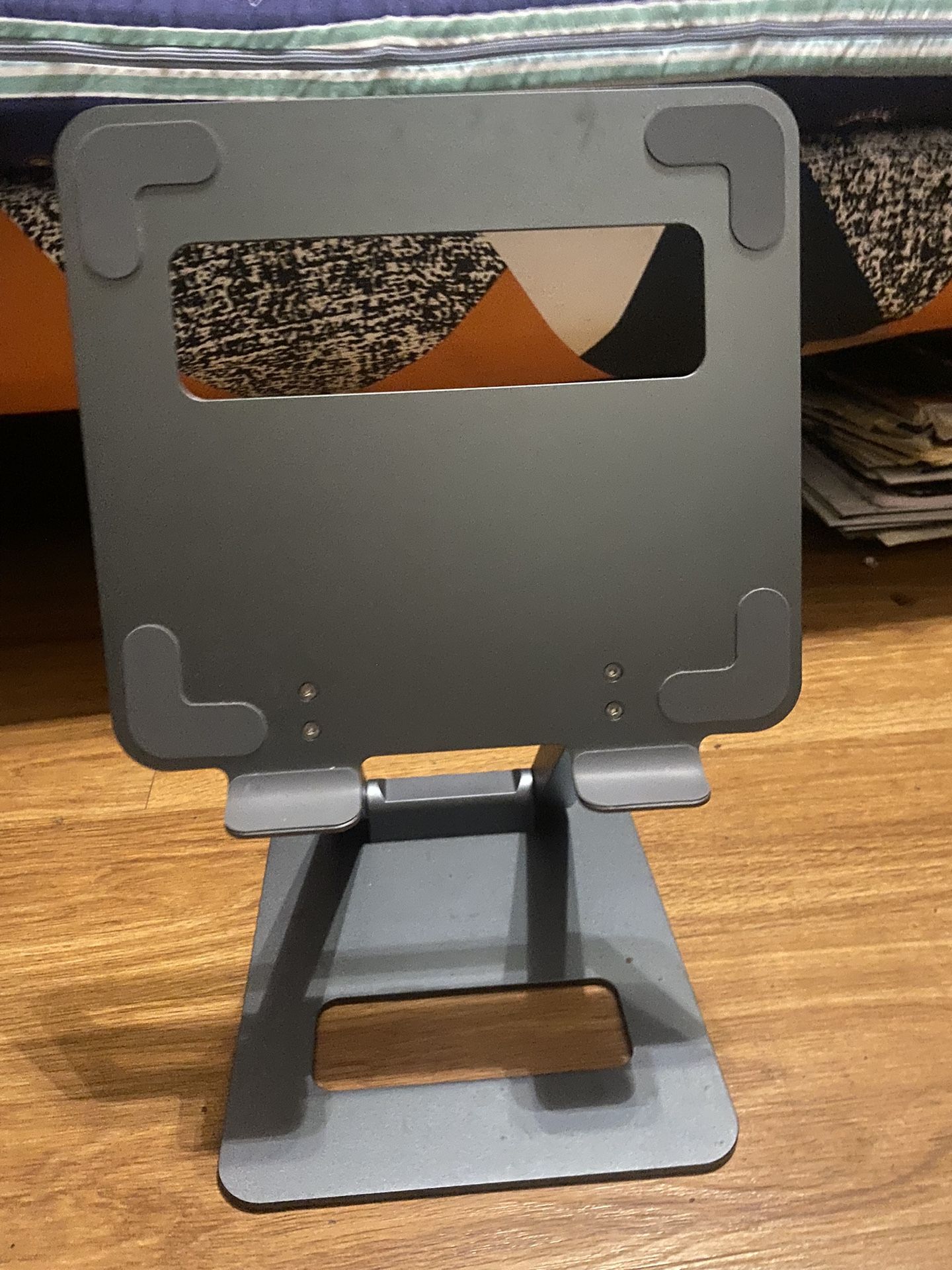 Ipad/Tablet Stand Holder
