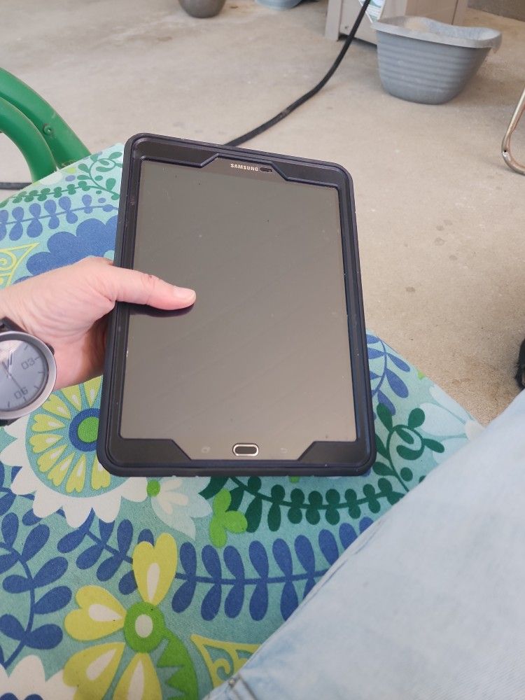 Samsung Tablet with Hard Case