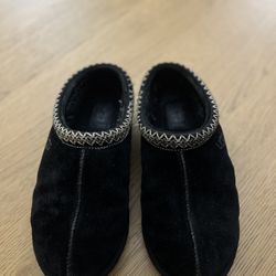Black “UGG” Slippers 