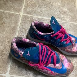 KD 6 Aunt Pearl  6.5Y