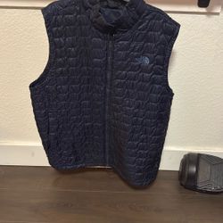 2 North Face Vest XXL