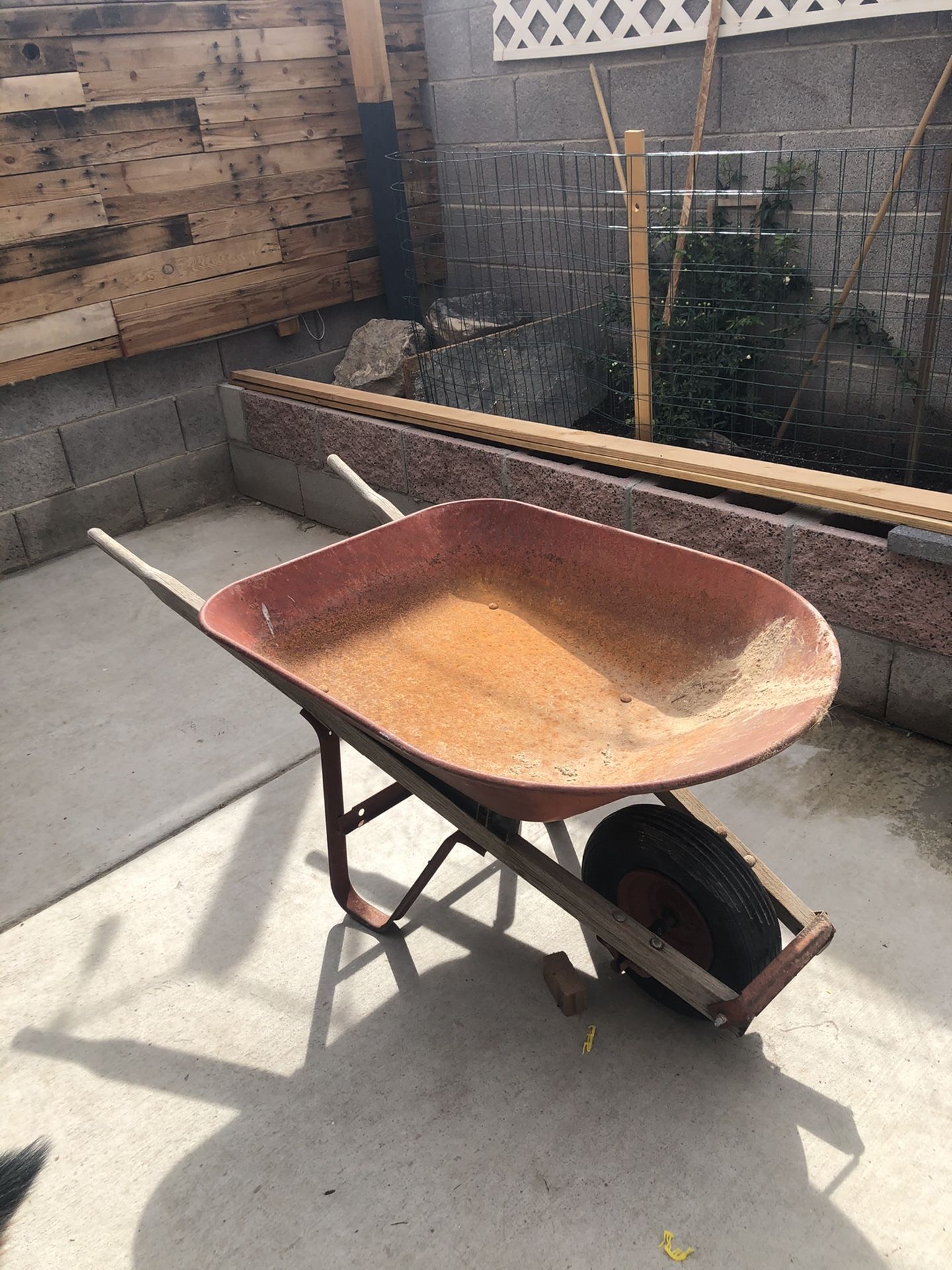 2 Wheel barrels