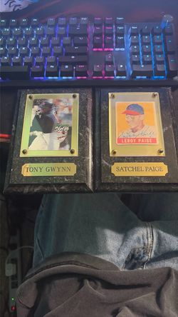 2 baseball plaques