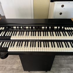 Viscount Legend Live Organ And Amplifier