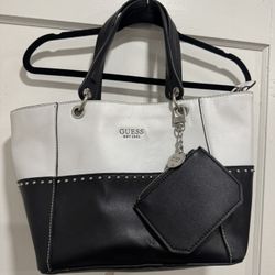 GUESS PURSE 