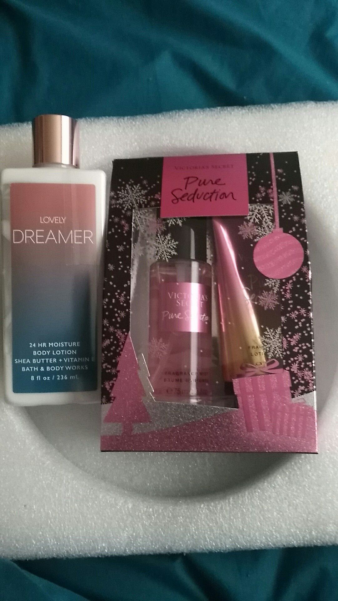 Victoria's secret set of 2. Pure seduction and lovely dreamer.
