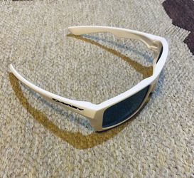 Oakley Flak 2.0 Sunglasses for Sale in Santa Clara, CA - OfferUp