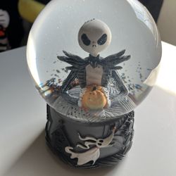 Jack Skellingtion Snow Globe 