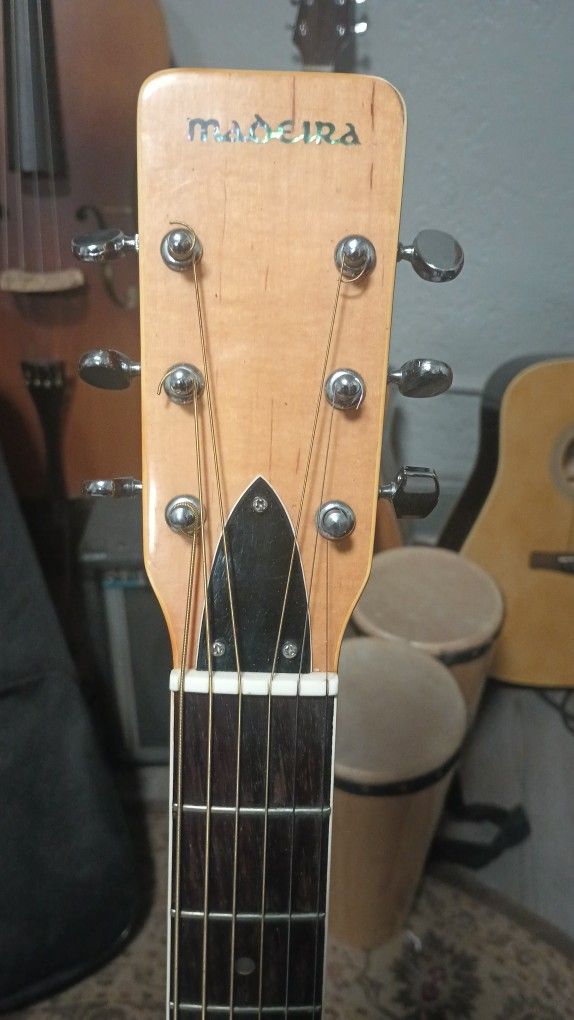 Acoustic Old ,1970 Mint Made By Guild