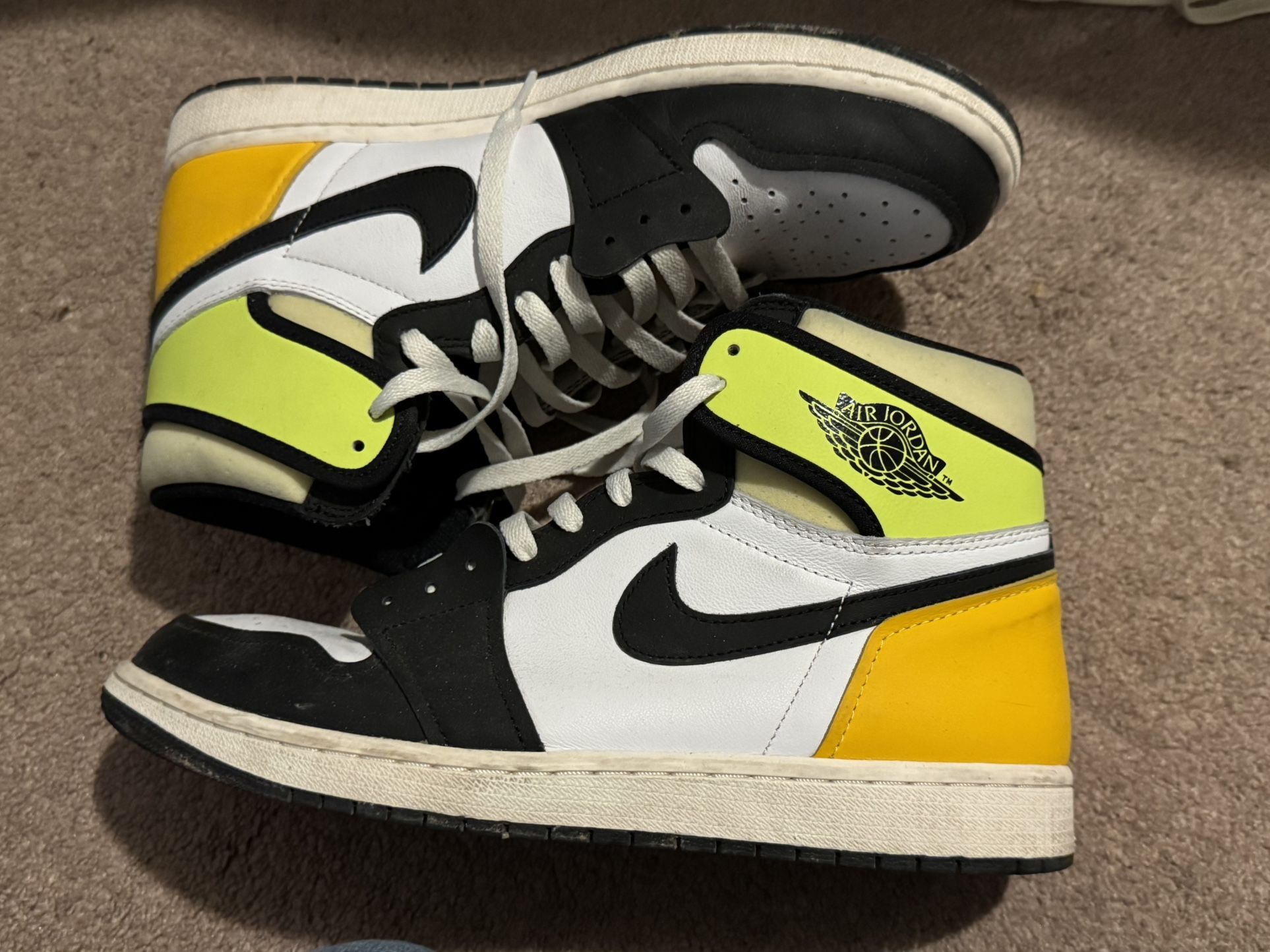 Air Jordan 1 Volt 