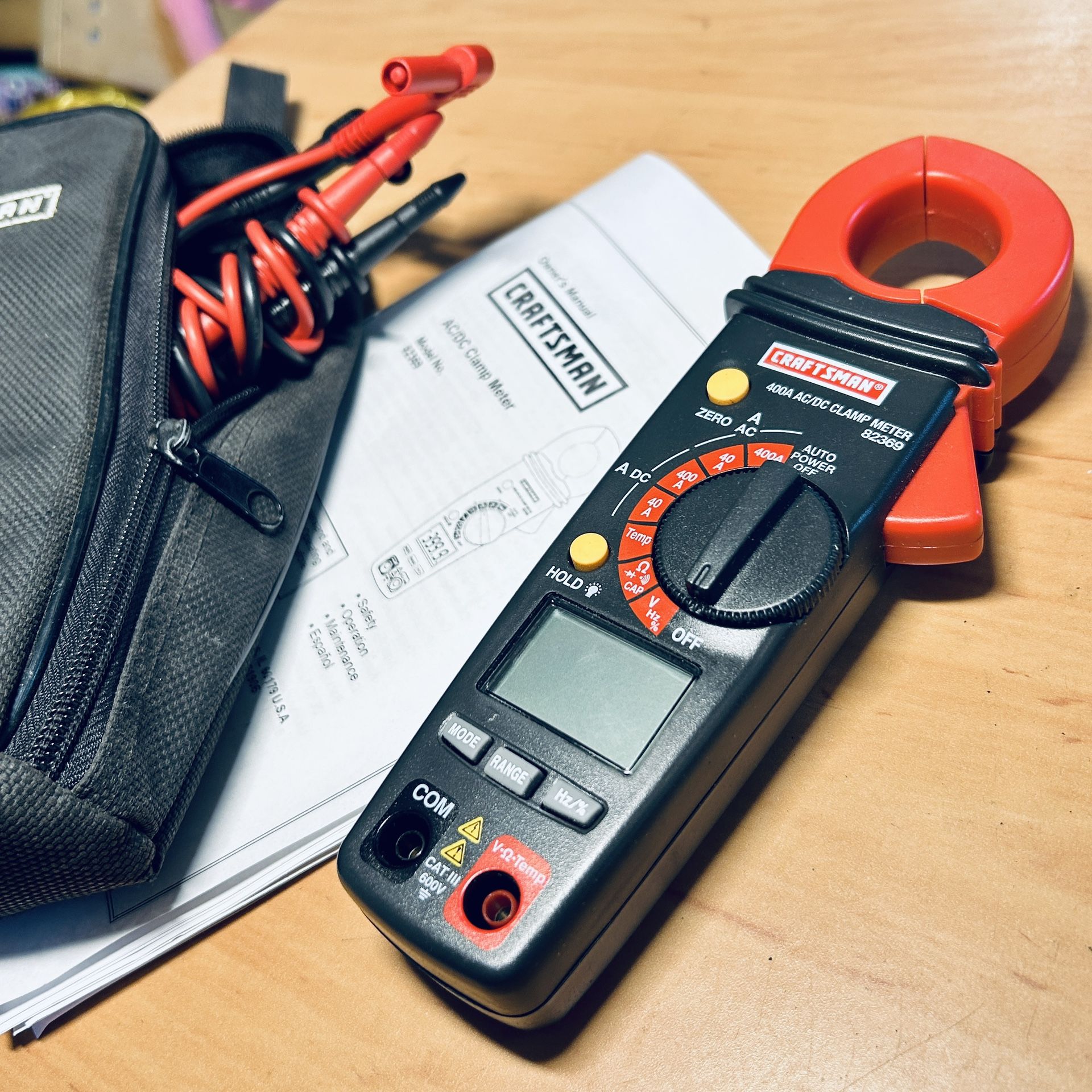 CRAFTSMAN 400A AC/DC CLAMP METER 82369 Includes Case, Probes