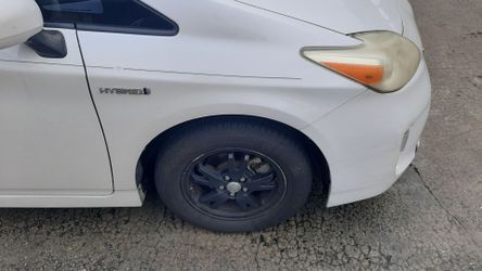 2013 toyota puris 3