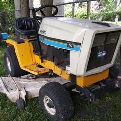Lawn tractor
