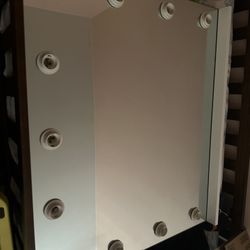 Makeup Vanity Mirror W /lightbulbs 