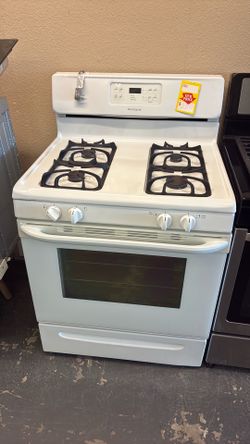 Nice Frigidaire gas stove
