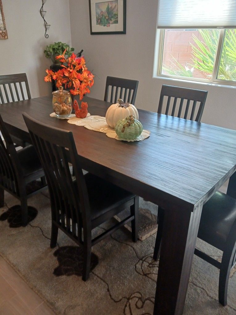Dinning Table And Chairs