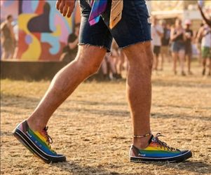 Converse Chuck Taylor All Star Pride Progress Low Top Unisex– Men’s 10 / Women’s 12 VGC