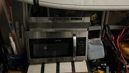 Broan Exhaust Hood & Frigidaire Microwave stainless Steal
