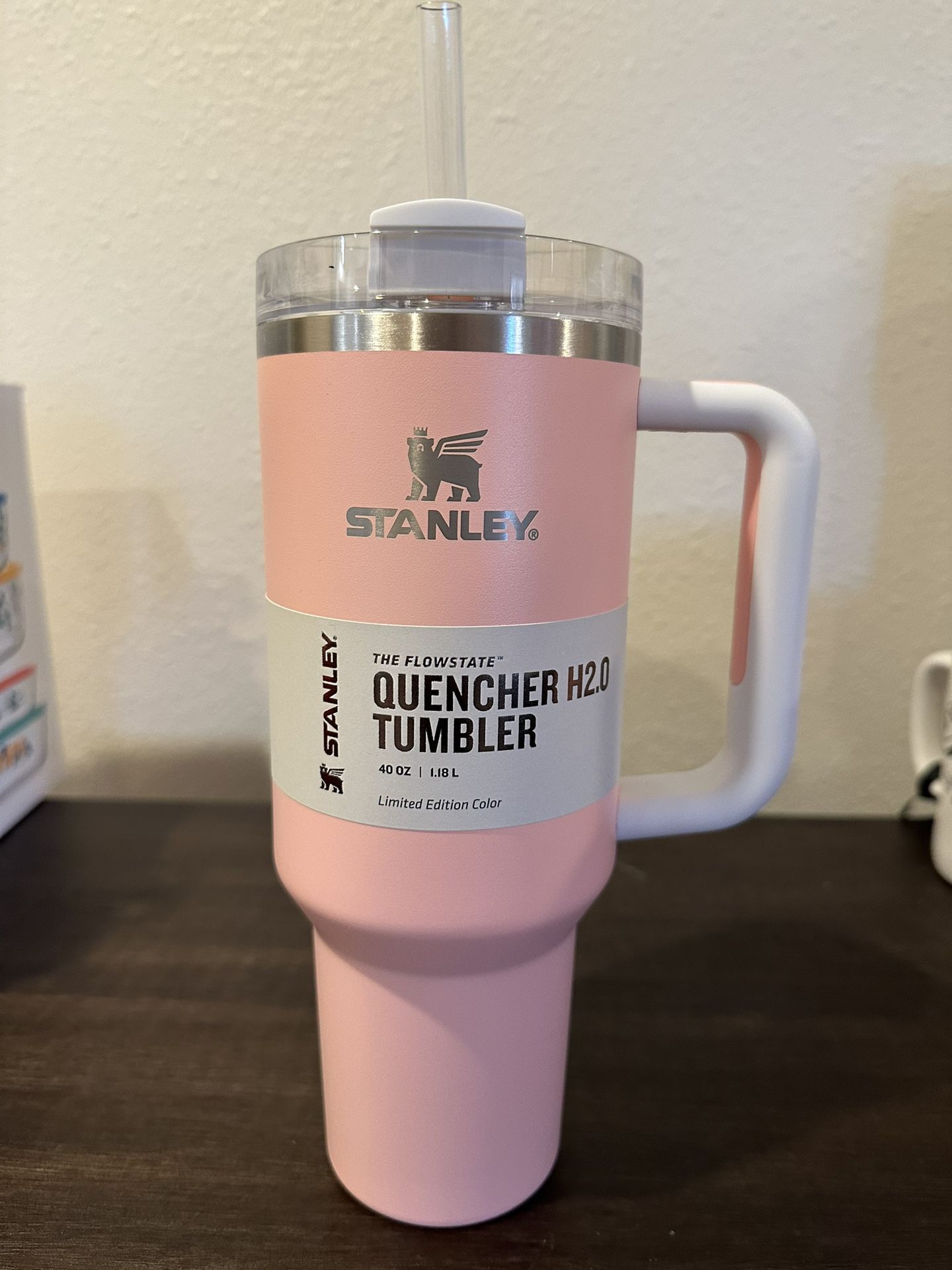 a 40oz Stanley cup, usually priced at $45 brand new, for $2.49!! no straw,  but i have my own light pink reusable straw to pair with it :) :  r/ThriftStoreHauls