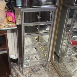 Mirrored dresser