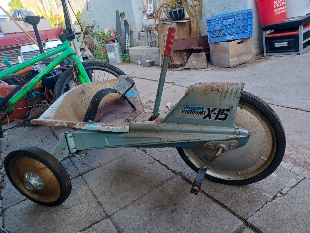VINTAGE MATTEL VAROOM X-15!! PEDAL CAR/ BIKE!! 250$ OBO TRADE