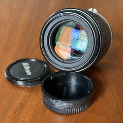 Nikon Micro-Nikkor 105mm f/2.8 Ai-S Manual Focus Lens