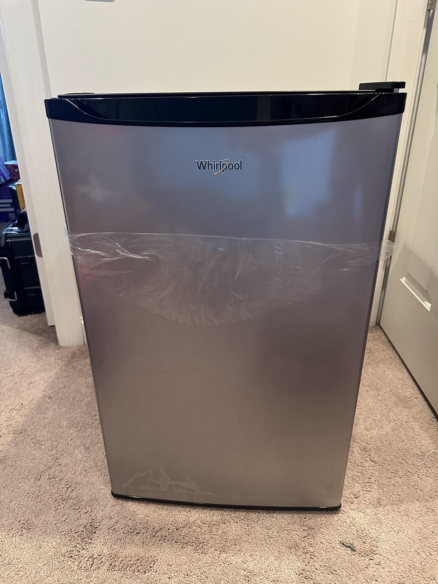 Whirlpool 4.3 Cu Ft Mini Fridge