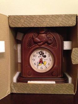 Disney Seiko Hollywood Mickey Mouse Musical Alarm Clock for Sale in Canyon  Country, CA - OfferUp
