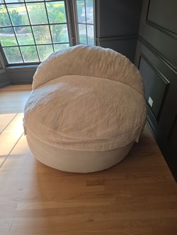 CordaRoy’s Queen Bean Bag Chair & Queen Sleeper Bed – White – Excellent Condition