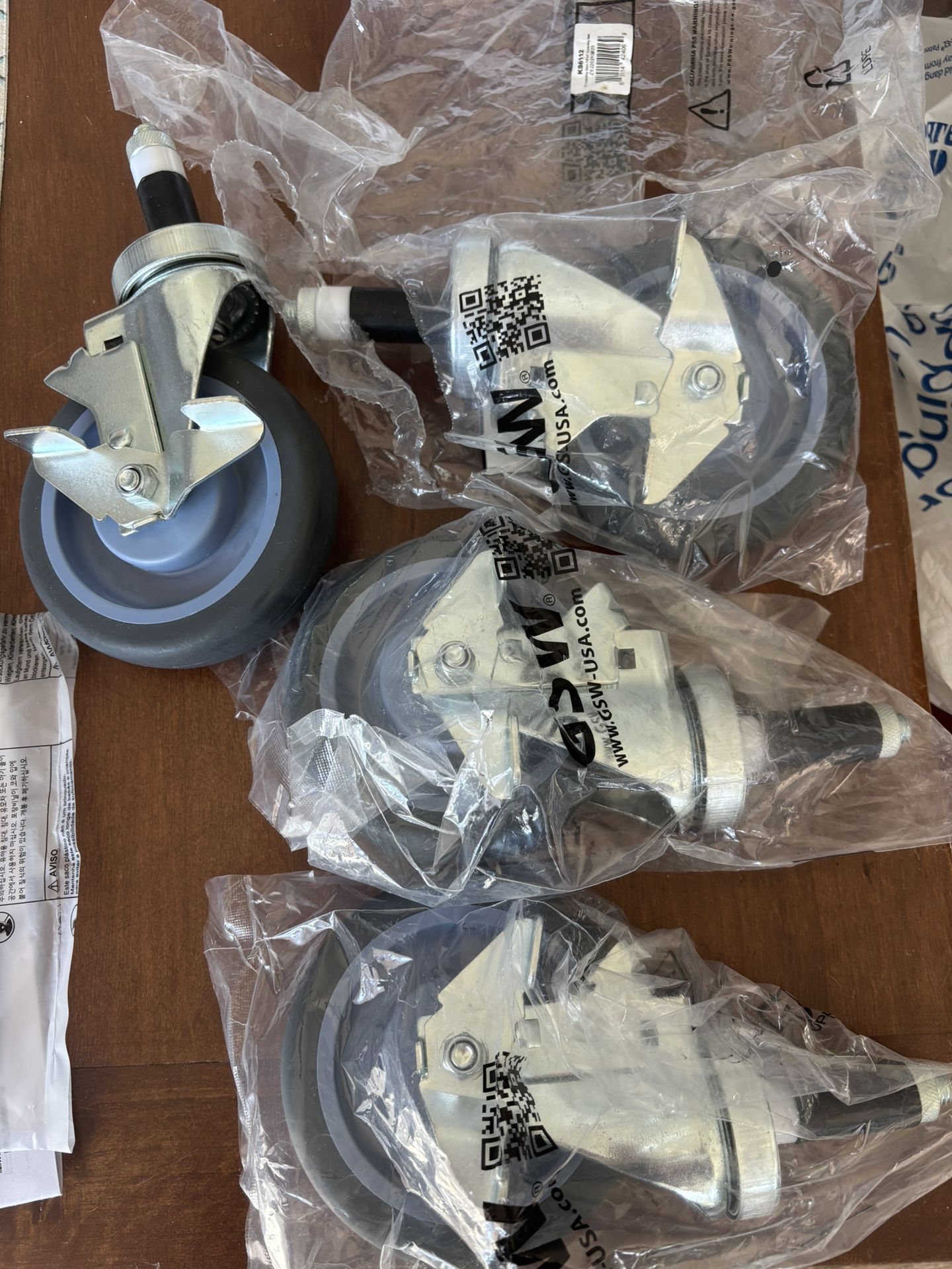 GSW 6” Heavy Duty Casters Wheels w expanding stem-swivel with Brake (set of 4)
