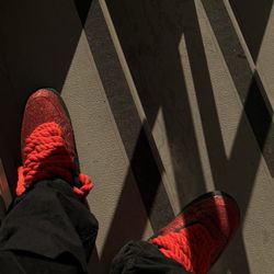 these are custom air force 1 black with red glitter and fat shoe laces u can redo them 