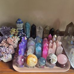 Aura Crystal Quartz Points Towers