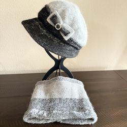 winter women's Hat (fleece lined inner) Neck warmer set never worn new