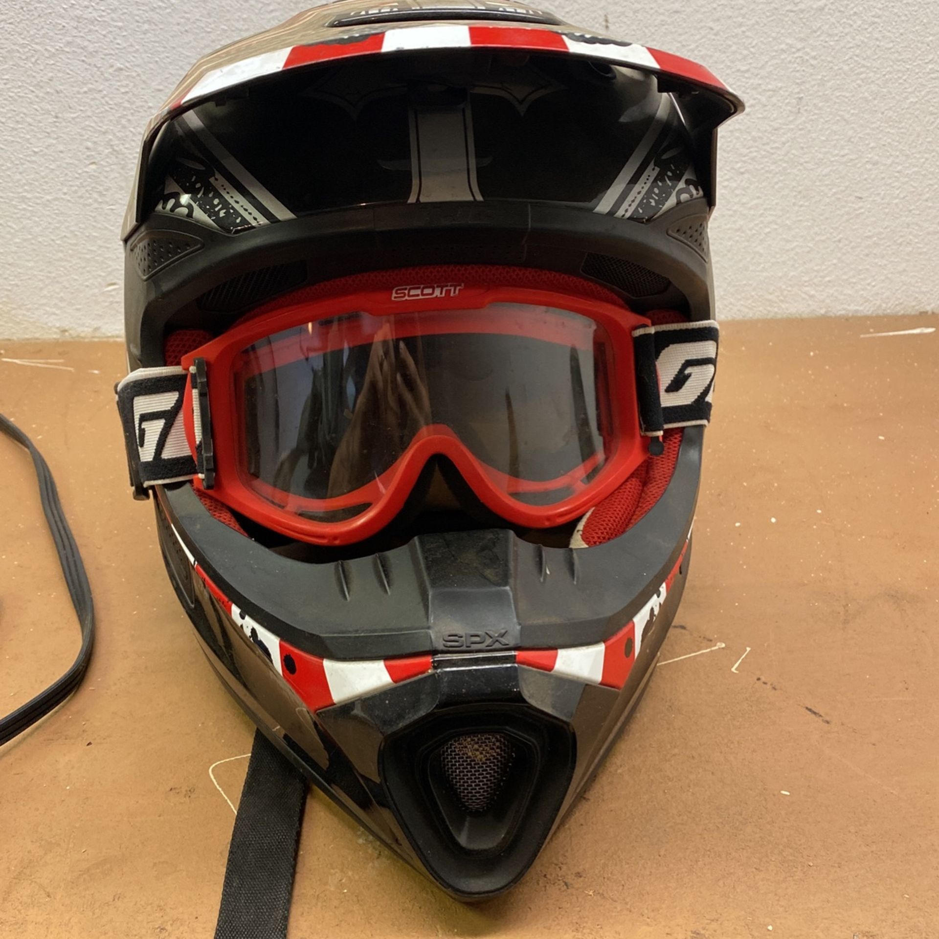 Helmet And Goggle Size Xl