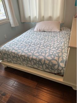 Pottery barn platform bed- full