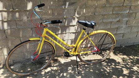 SCHWINN Bicycle Year 1974 Like New