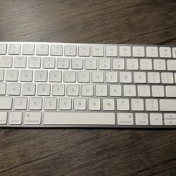 Apple Magic Keyboard With Touch ID 