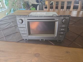 2014 Stock Prius Stereo with Navigation!