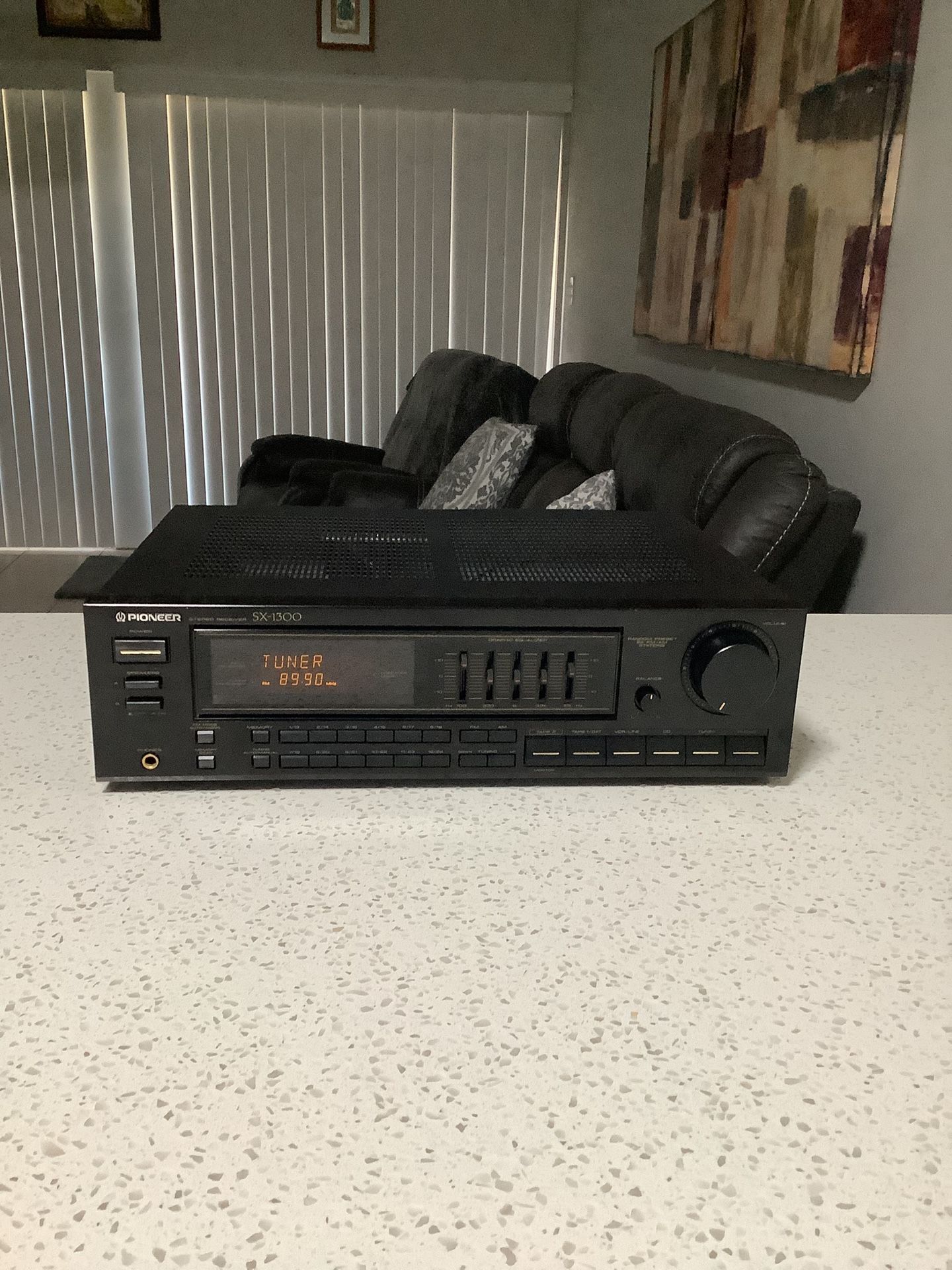 * Pioneer * High Quality Stereo Receiver In Like New Condition . Great Sounding Receiver With Eq. Must Be Seen To Fully Appreciate . Made In Japan .