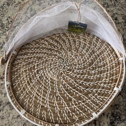 Net: 18.5” woven food tray w mesh tent