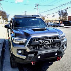 TOYOTA TACOMA