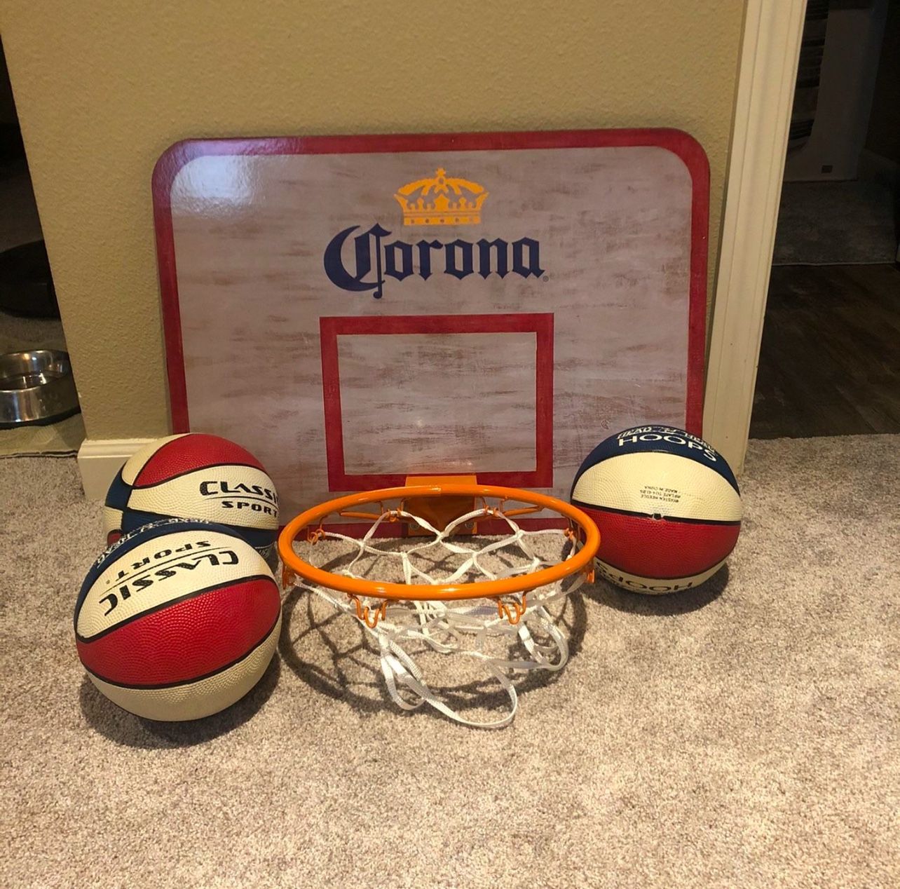 Corona Basketball Hoop With 3 Balls