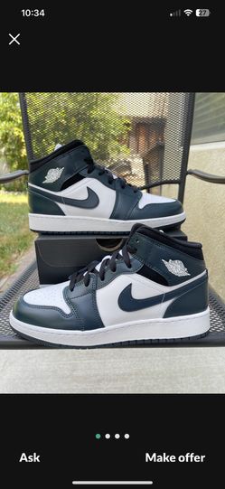 jordan 1 mid Armory Navy Youth size 6.5/7y
