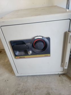 Sentry Safe floor safe
