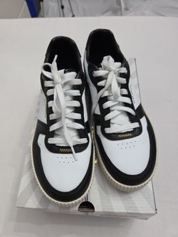 Skechers womens sneakers size 9 court classic